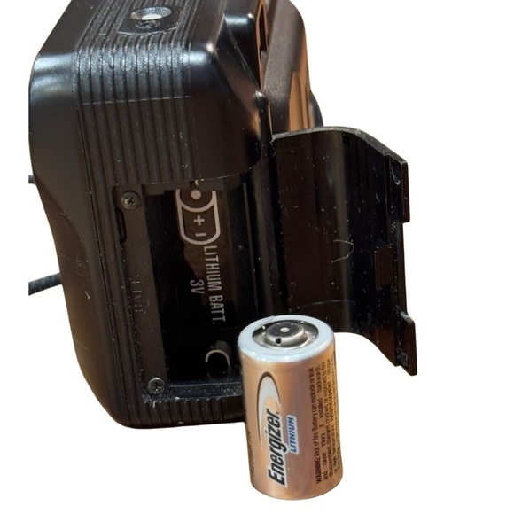 Canon Sure Shot Max Date 35mm Film Camera - Picture 6 of 9